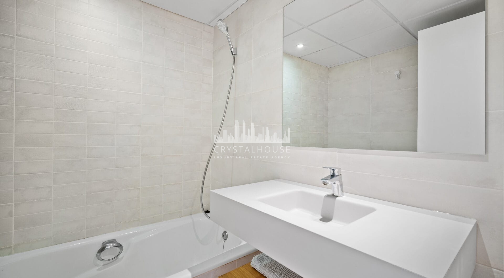 Superb three bedroom, south facing townhouse in Paraiso Bellevue, in El Paraiso on the New Golden Mile