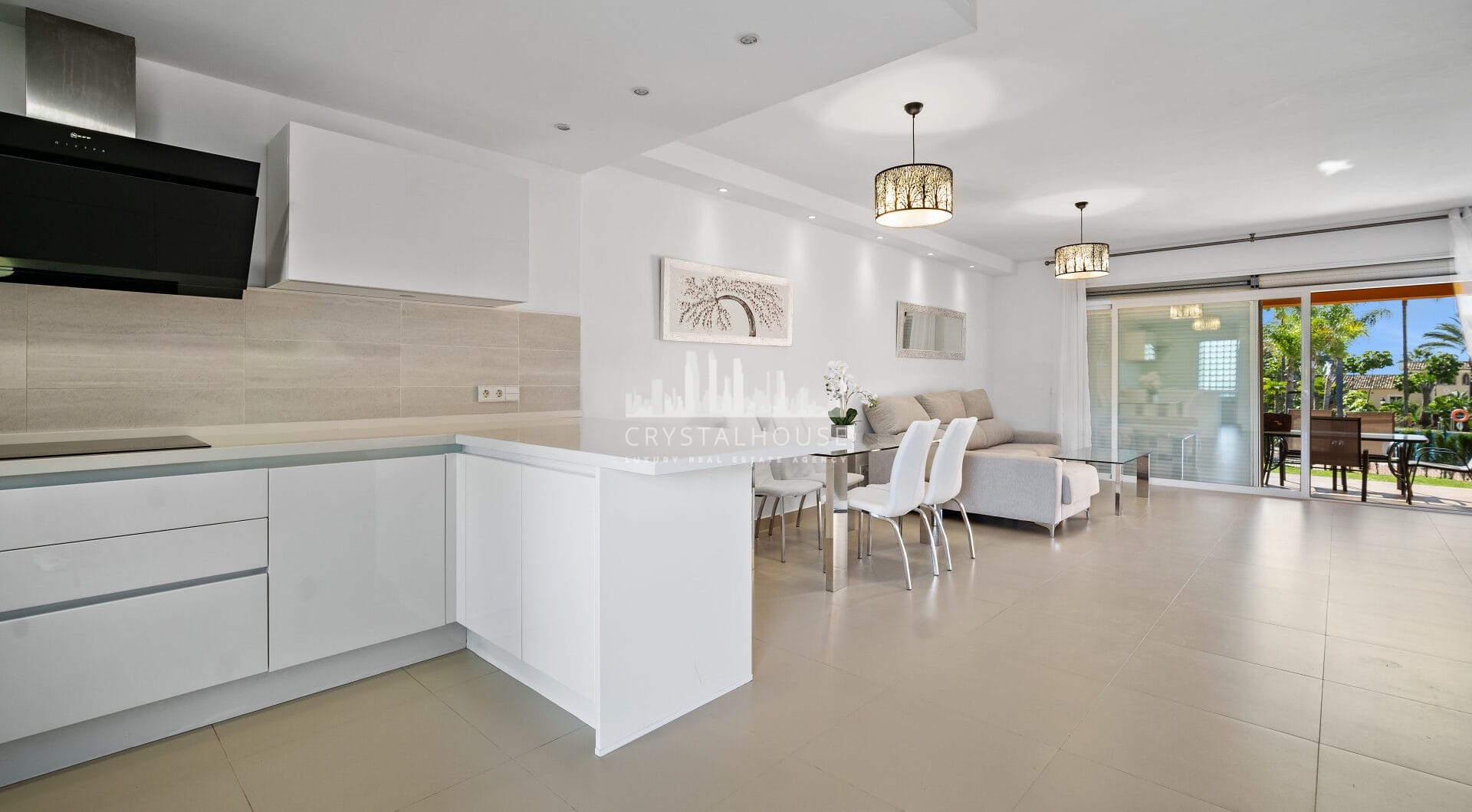 Superb three bedroom, south facing townhouse in Paraiso Bellevue, in El Paraiso on the New Golden Mile