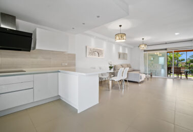 Superb three bedroom, south facing townhouse in Paraiso Bellevue, in El Paraiso on the New Golden Mile