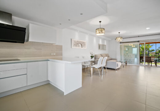 Superb three bedroom, south facing townhouse in Paraiso Bellevue, in El Paraiso on the New Golden Mile