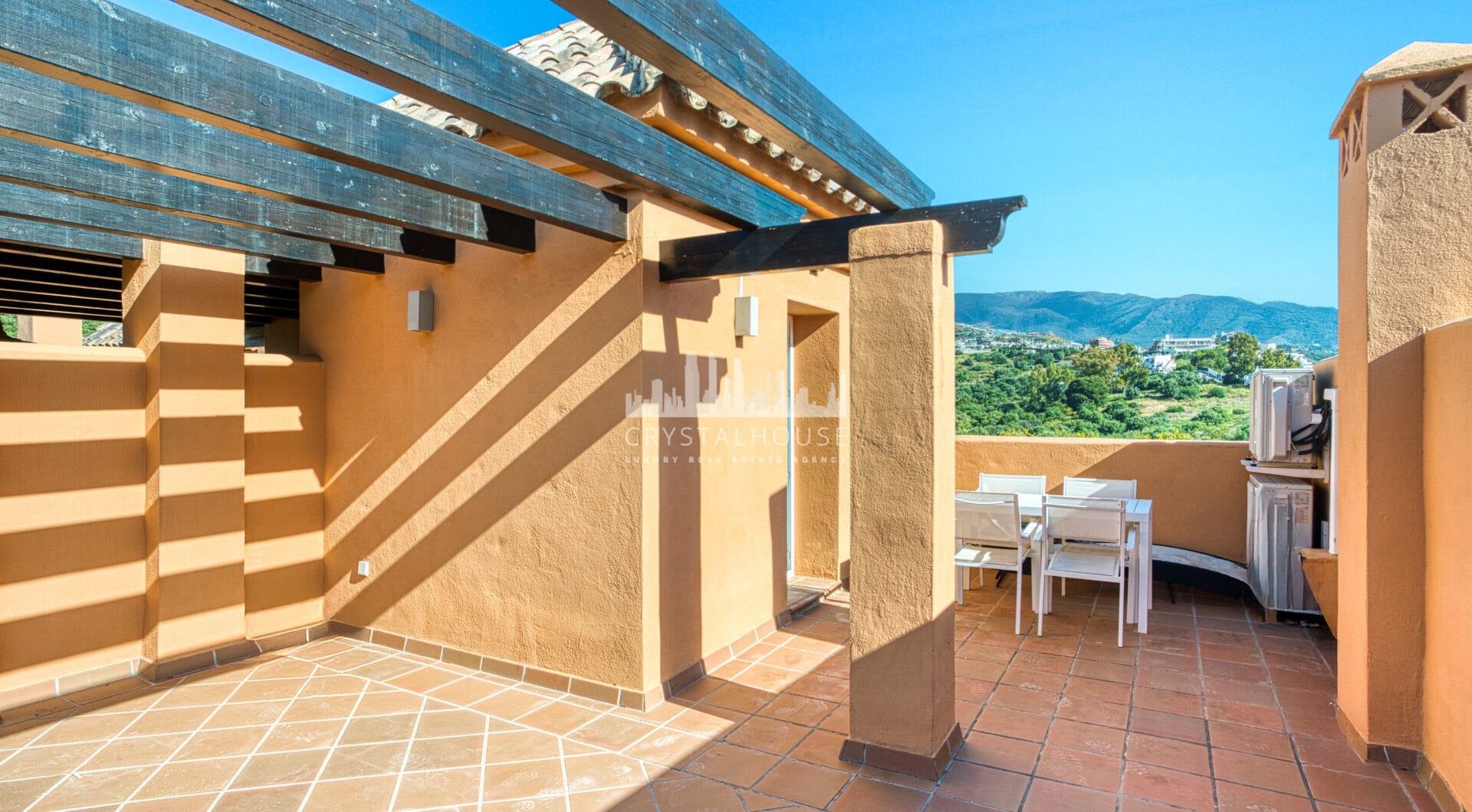 Superb three bedroom, south facing townhouse in Paraiso Bellevue, in El Paraiso on the New Golden Mile