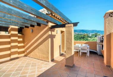 Superb three bedroom, south facing townhouse in Paraiso Bellevue, in El Paraiso on the New Golden Mile