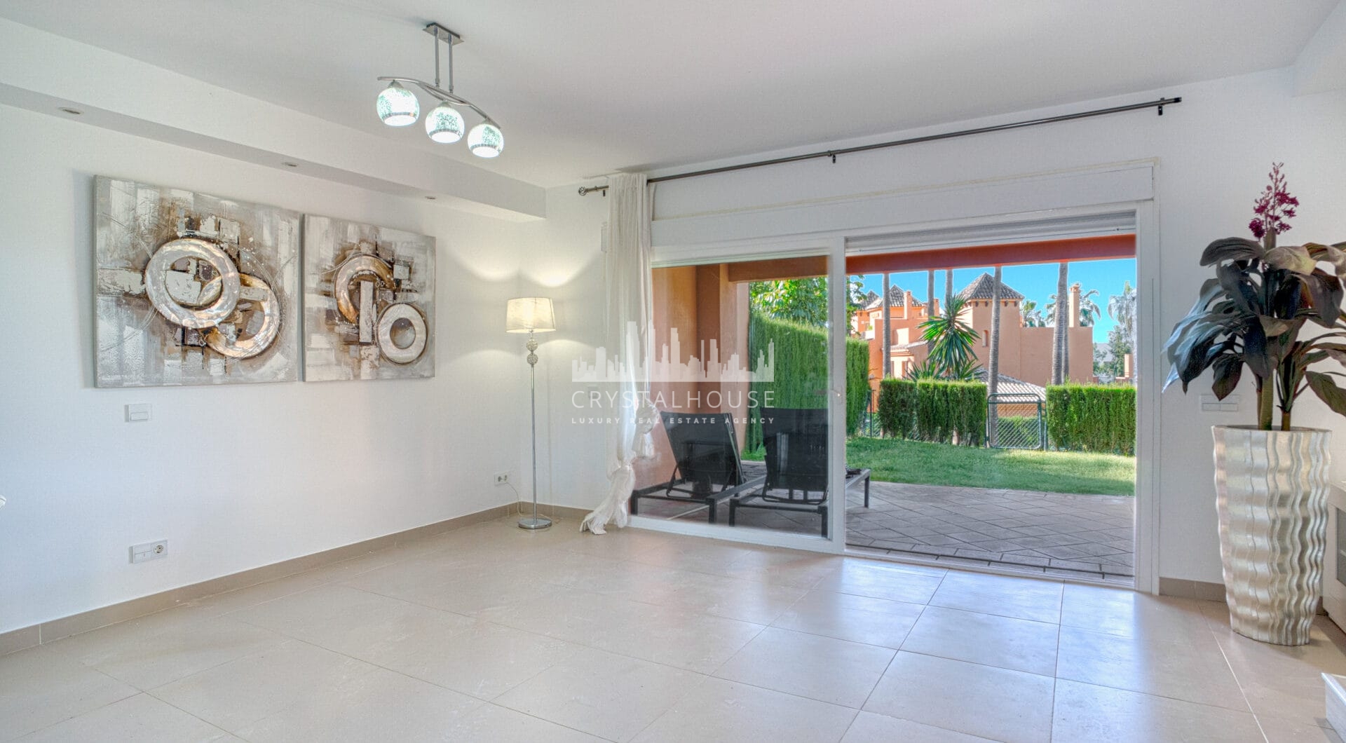 Superb three bedroom, south facing townhouse in Paraiso Bellevue, in El Paraiso on the New Golden Mile
