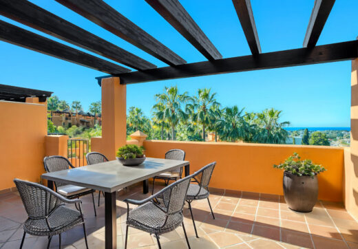 Superb three bedroom, south facing townhouse in Paraiso Bellevue, in El Paraiso on the New Golden Mile