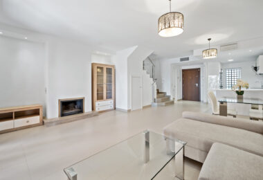 Superb three bedroom, south facing townhouse in Paraiso Bellevue, in El Paraiso on the New Golden Mile