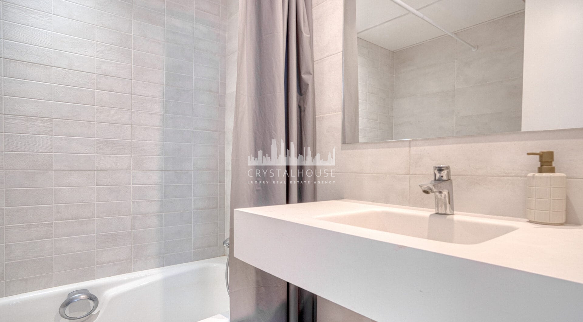 Superb three bedroom, south facing townhouse in Paraiso Bellevue, in El Paraiso on the New Golden Mile