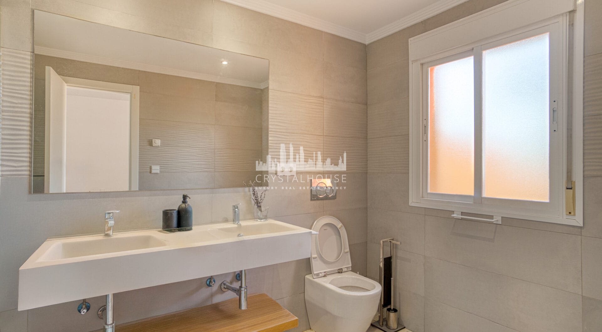 Superb three bedroom, south facing townhouse in Paraiso Bellevue, in El Paraiso on the New Golden Mile