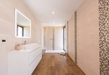 Spacious Contemporary Villa in the Heart of the Golden Triangle!