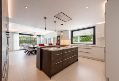 Spacious Contemporary Villa in the Heart of the Golden Triangle!