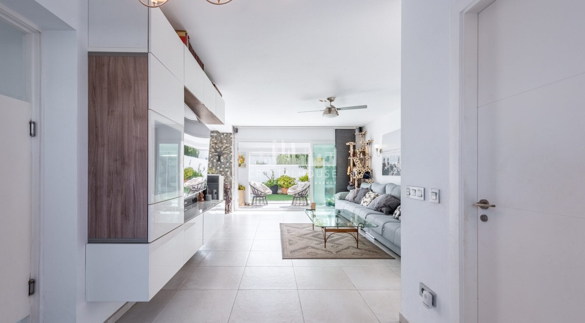 Modern Beachside Villa with Sea Views – New Golden Mile, Estepona