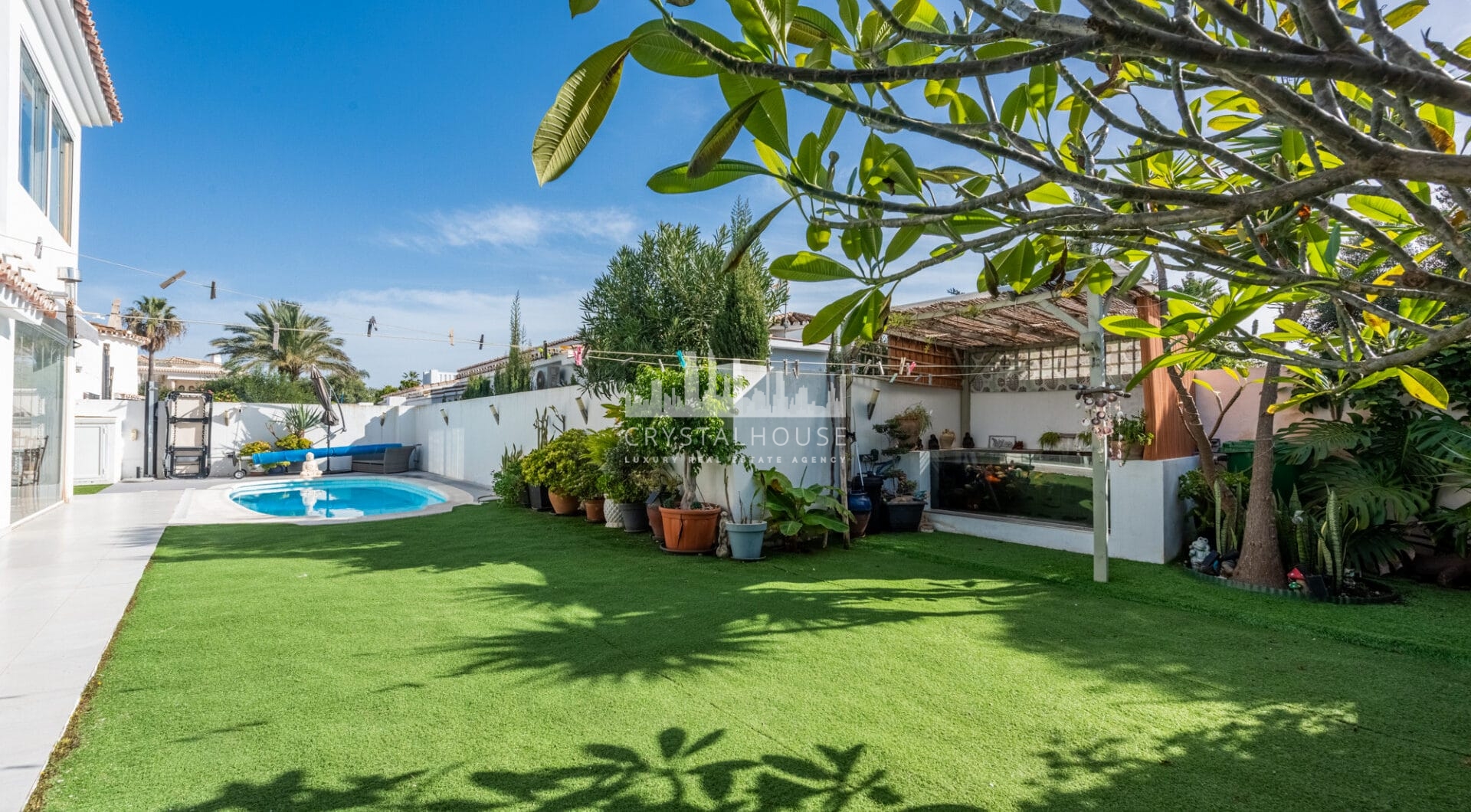 Modern Beachside Villa with Sea Views – New Golden Mile, Estepona