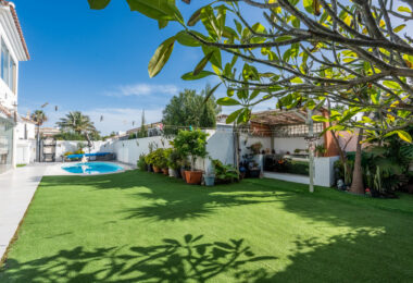 Modern Beachside Villa with Sea Views – New Golden Mile, Estepona