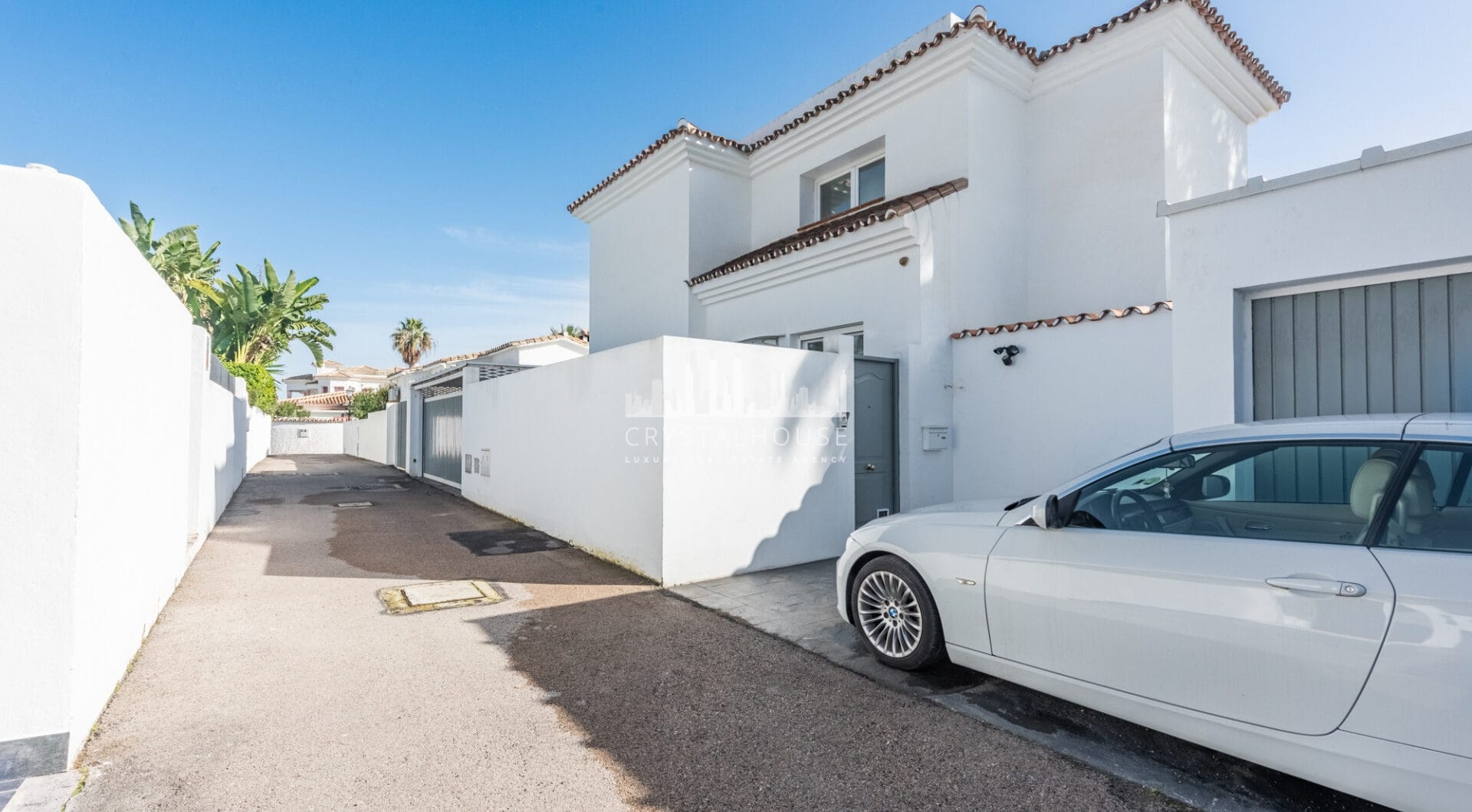 Modern Beachside Villa with Sea Views – New Golden Mile, Estepona