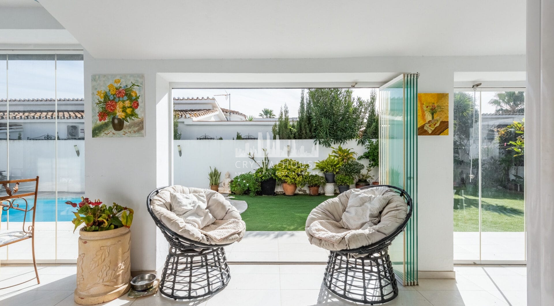 Modern Beachside Villa with Sea Views – New Golden Mile, Estepona
