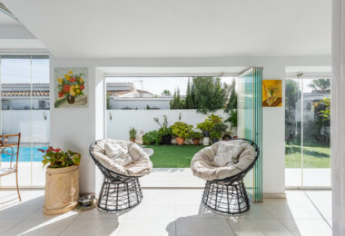 Modern Beachside Villa with Sea Views – New Golden Mile, Estepona