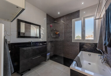 Modern Beachside Villa with Sea Views – New Golden Mile, Estepona