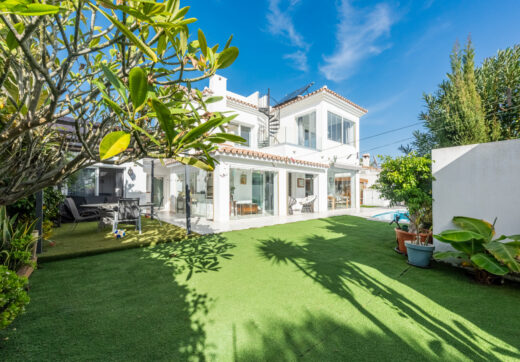 Modern Beachside Villa with Sea Views – New Golden Mile, Estepona