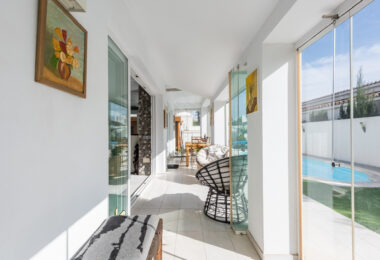Modern Beachside Villa with Sea Views – New Golden Mile, Estepona