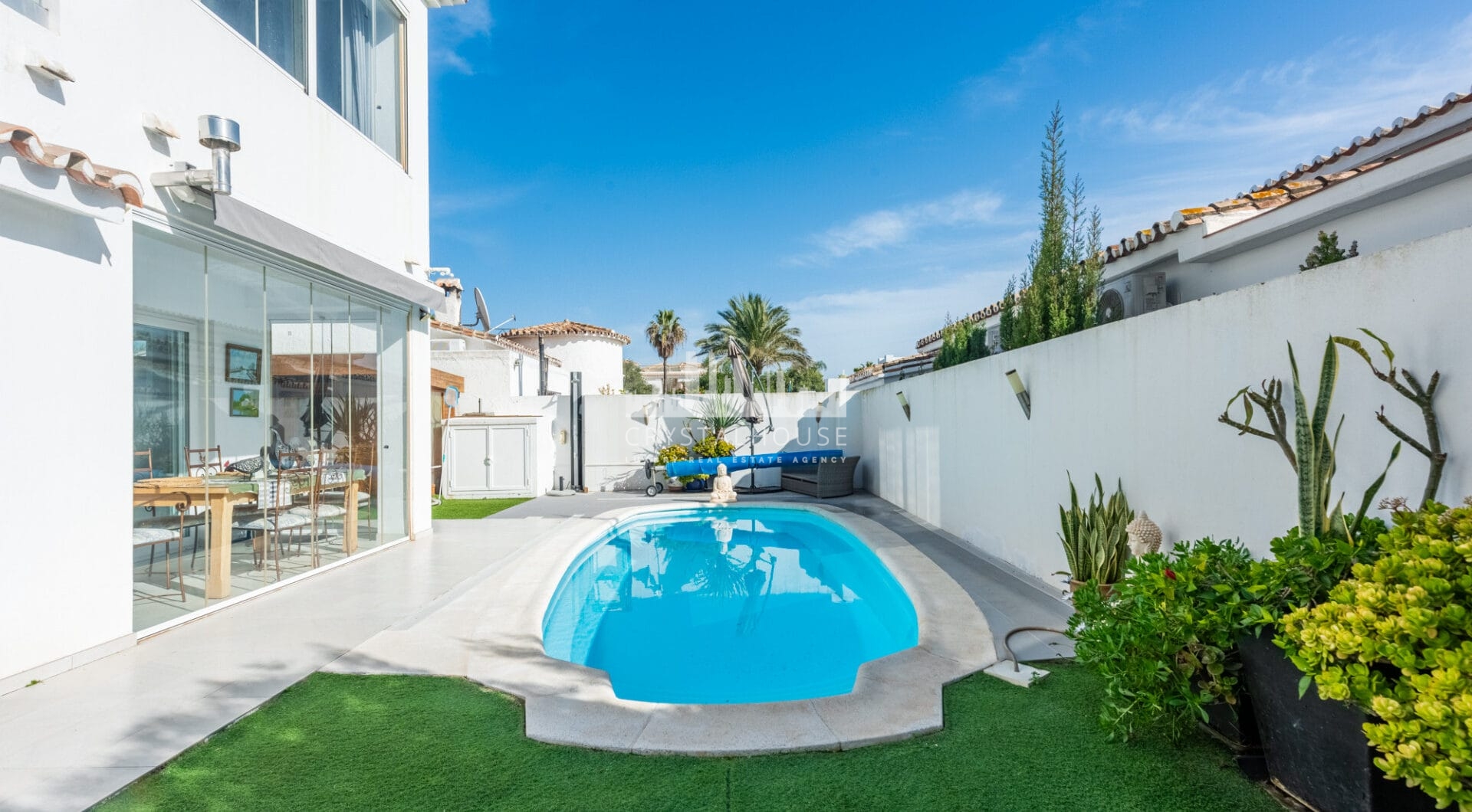 Modern Beachside Villa with Sea Views – New Golden Mile, Estepona
