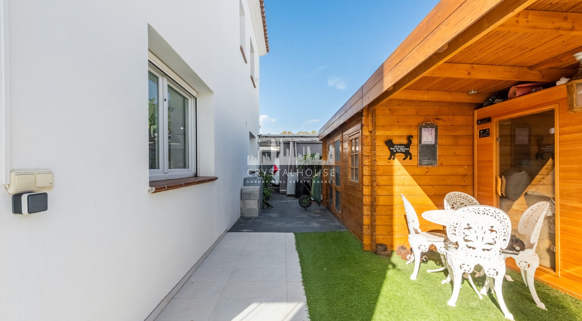 Modern Beachside Villa with Sea Views – New Golden Mile, Estepona