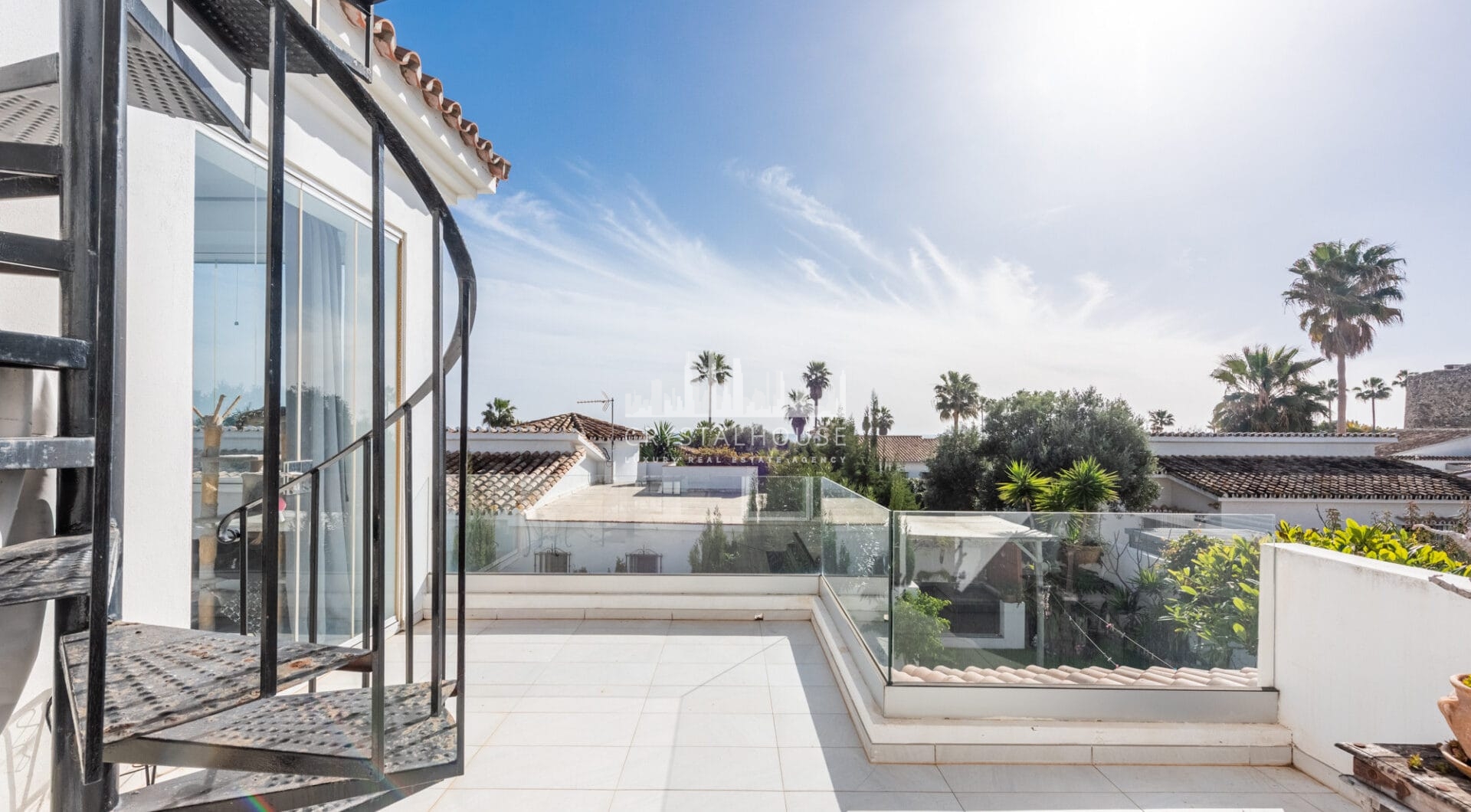 Modern Beachside Villa with Sea Views – New Golden Mile, Estepona
