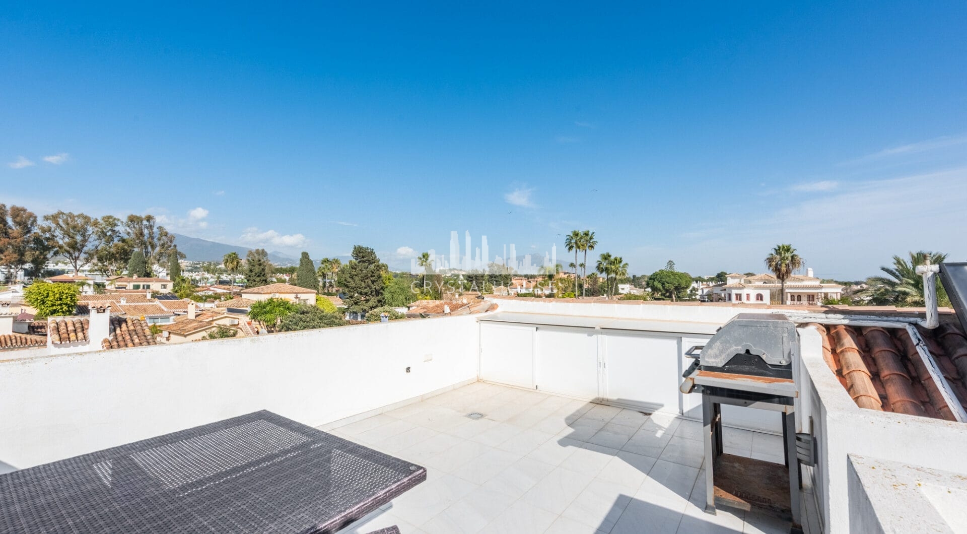 Modern Beachside Villa with Sea Views – New Golden Mile, Estepona