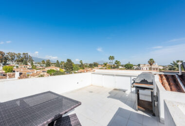 Modern Beachside Villa with Sea Views – New Golden Mile, Estepona