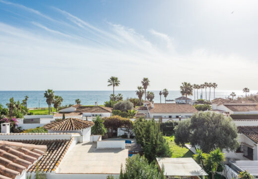 Modern Beachside Villa with Sea Views – New Golden Mile, Estepona