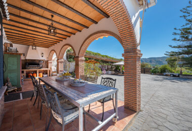 Lovely family country property in Pizarra