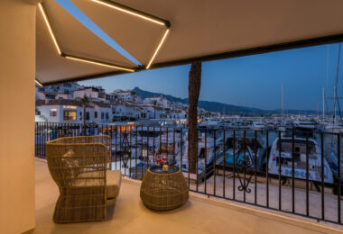 Luxury Renovated Frontline Apartment with Panoramic Views in Benabola, Puerto Banús
