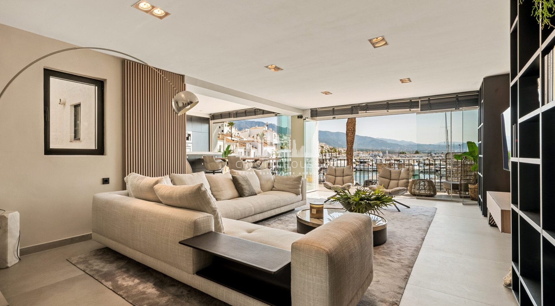 Luxury Renovated Frontline Apartment with Panoramic Views in Benabola, Puerto Banús