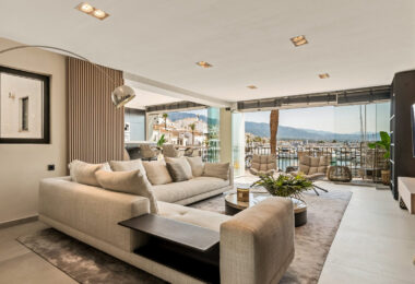 Luxury Renovated Frontline Apartment with Panoramic Views in Benabola, Puerto Banús