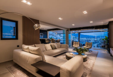 Luxury Renovated Frontline Apartment with Panoramic Views in Benabola, Puerto Banús