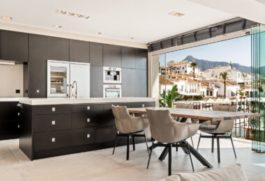 Luxury Renovated Frontline Apartment with Panoramic Views in Benabola, Puerto Banús
