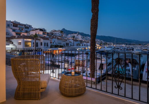 Luxury Renovated Frontline Apartment with Panoramic Views in Benabola, Puerto Banús