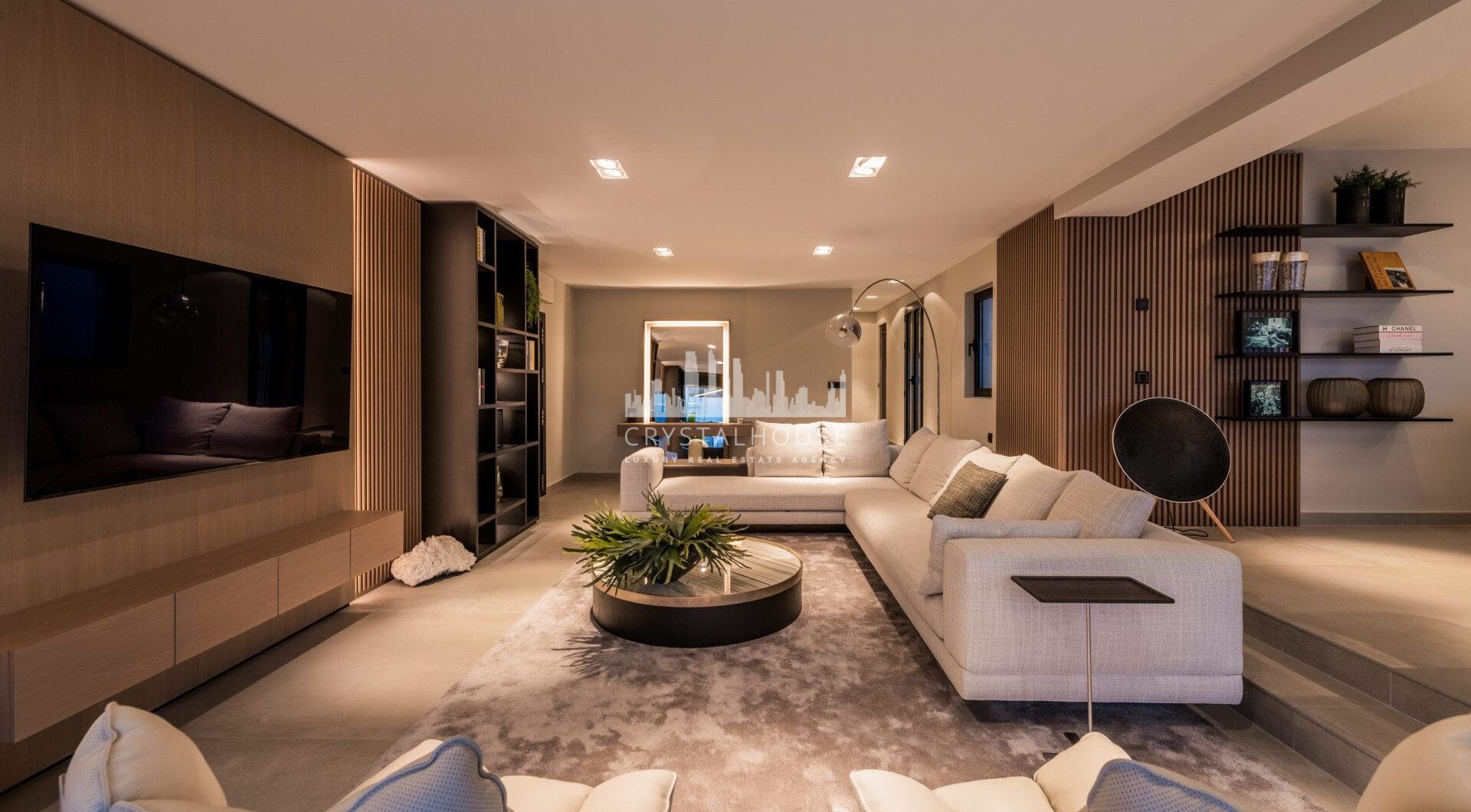 Luxury Renovated Frontline Apartment with Panoramic Views in Benabola, Puerto Banús