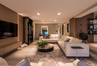 Luxury Renovated Frontline Apartment with Panoramic Views in Benabola, Puerto Banús