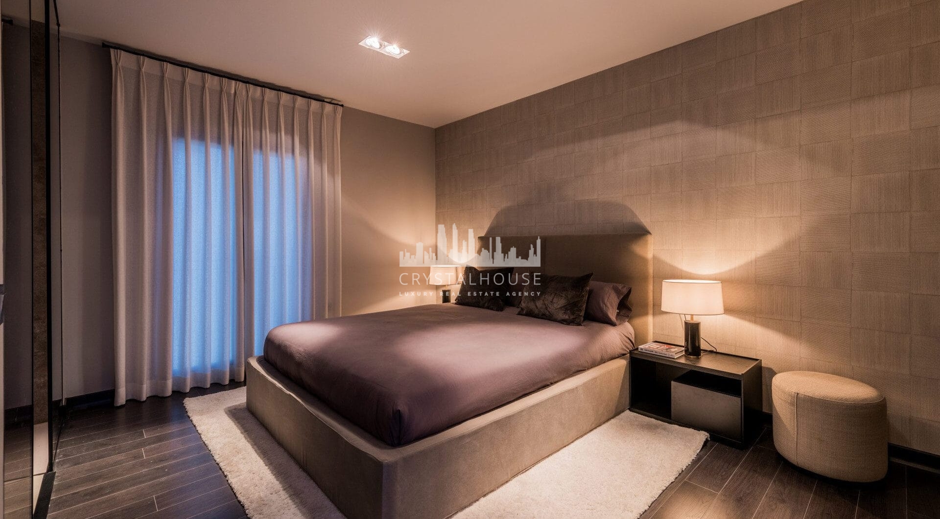 Luxury Renovated Frontline Apartment with Panoramic Views in Benabola, Puerto Banús