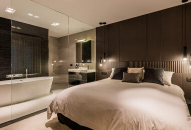 Luxury Renovated Frontline Apartment with Panoramic Views in Benabola, Puerto Banús