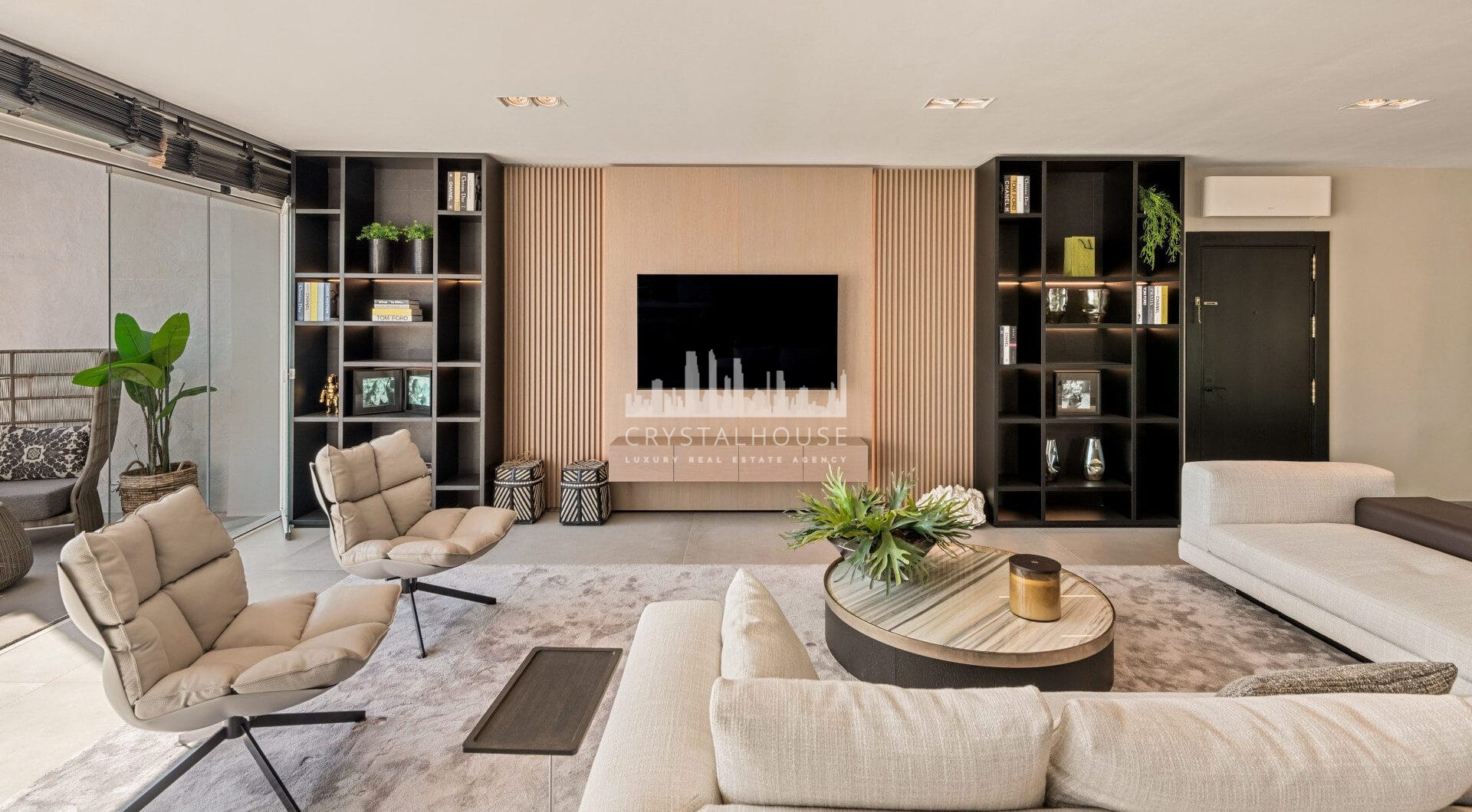 Luxury Renovated Frontline Apartment with Panoramic Views in Benabola, Puerto Banús