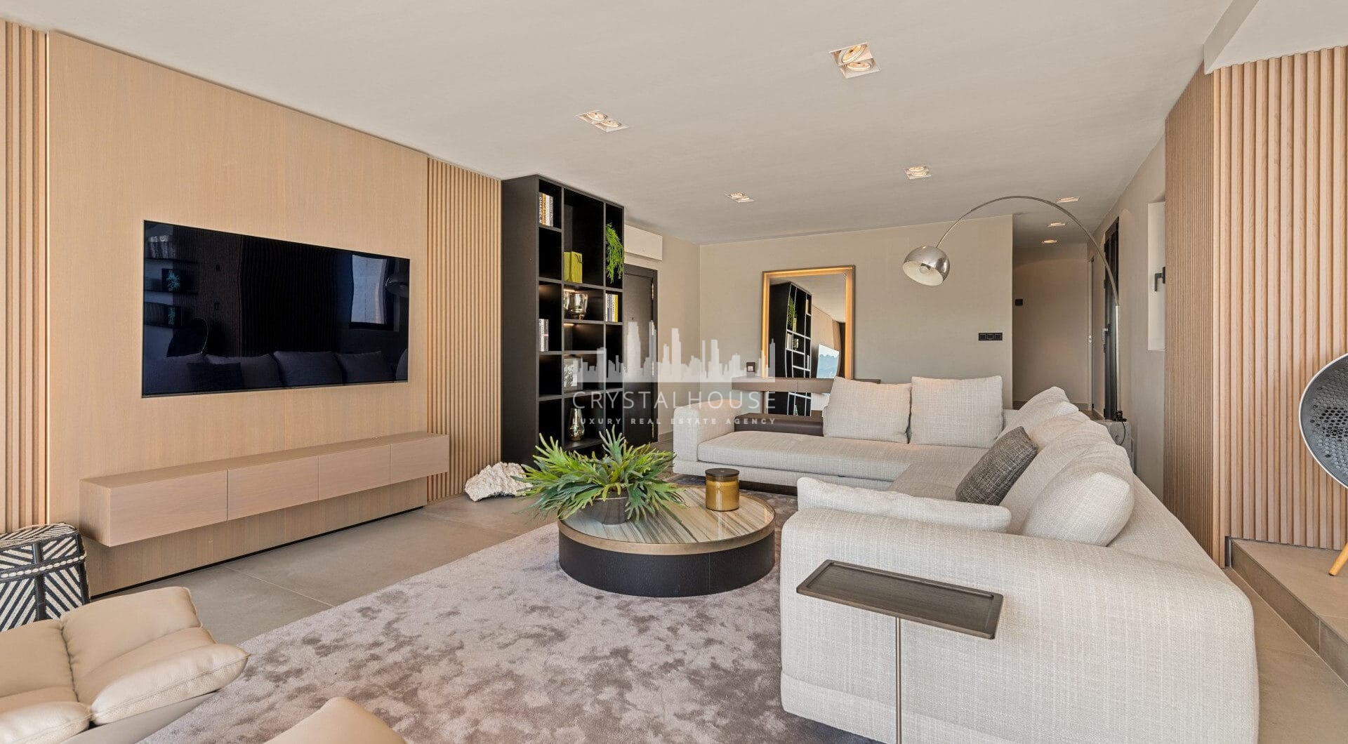 Luxury Renovated Frontline Apartment with Panoramic Views in Benabola, Puerto Banús