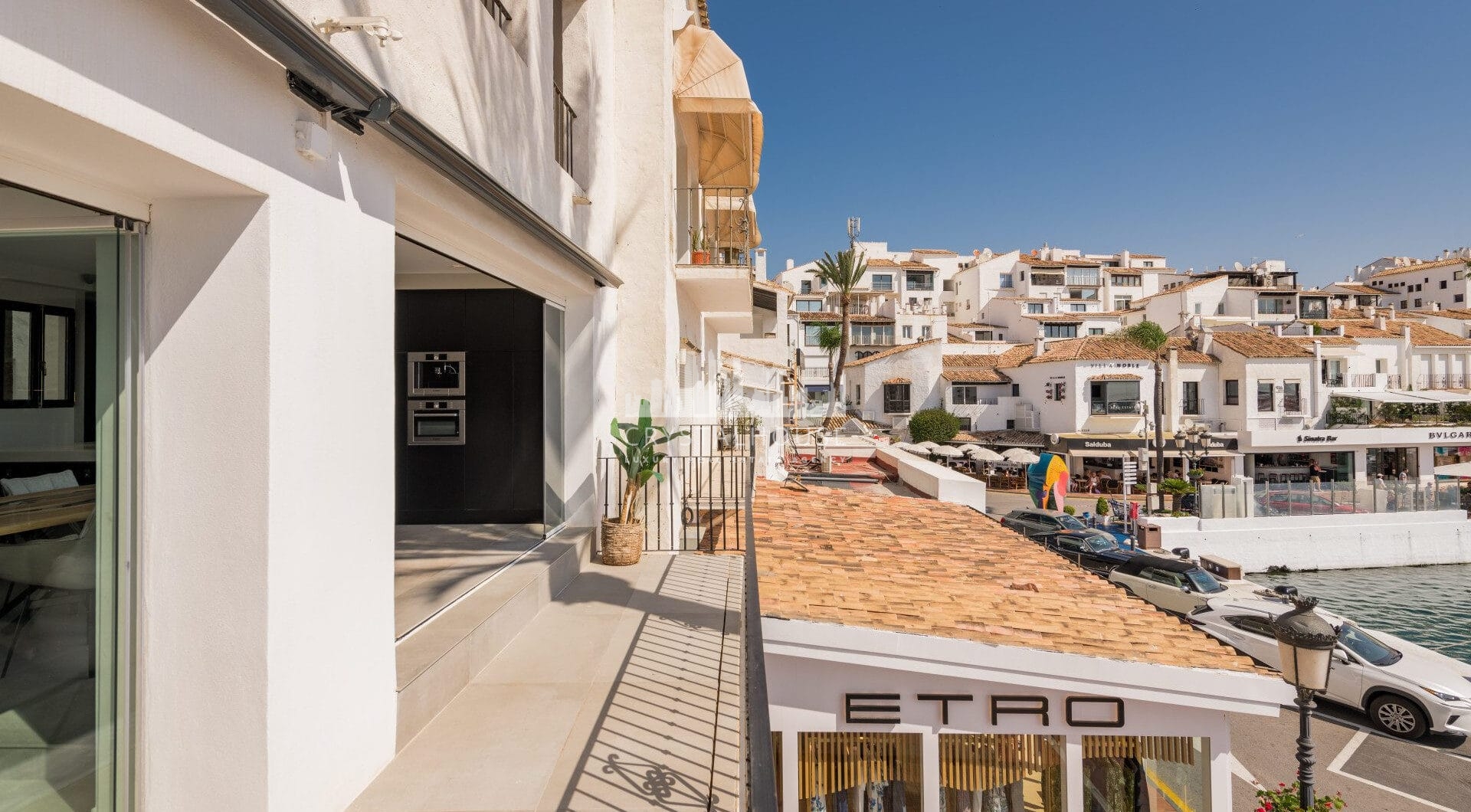 Luxury Renovated Frontline Apartment with Panoramic Views in Benabola, Puerto Banús