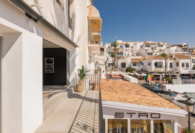 Luxury Renovated Frontline Apartment with Panoramic Views in Benabola, Puerto Banús
