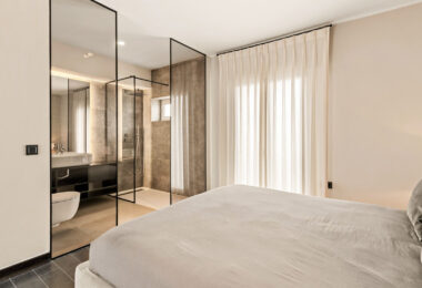 Luxury Renovated Frontline Apartment with Panoramic Views in Benabola, Puerto Banús