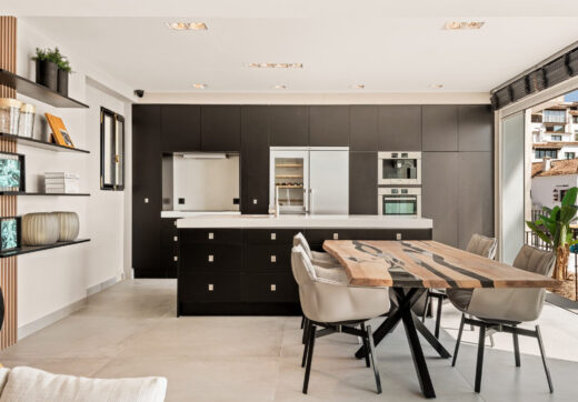 Luxury Renovated Frontline Apartment with Panoramic Views in Benabola, Puerto Banús