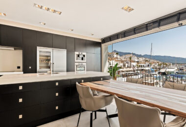 Luxury Renovated Frontline Apartment with Panoramic Views in Benabola, Puerto Banús
