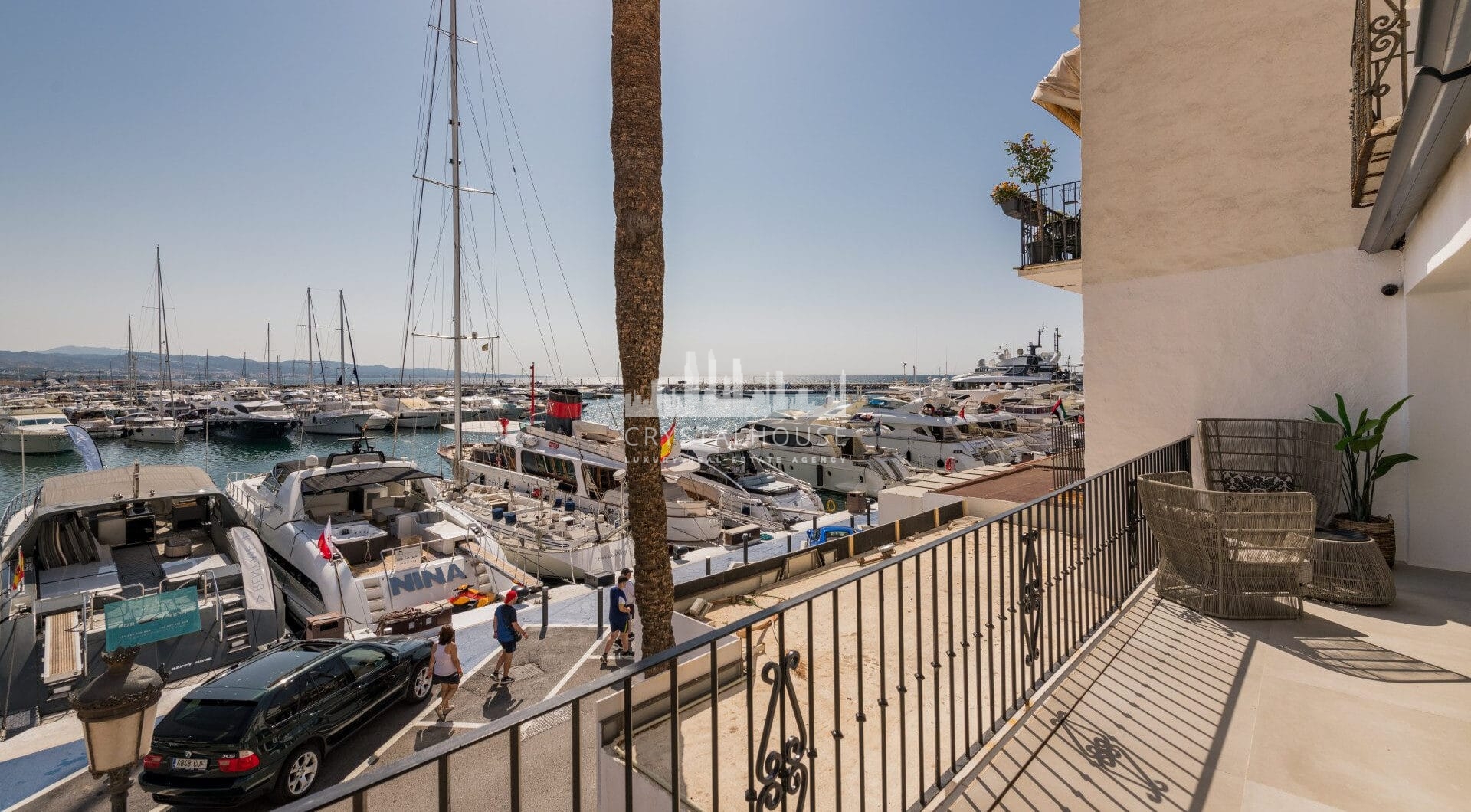 Luxury Renovated Frontline Apartment with Panoramic Views in Benabola, Puerto Banús