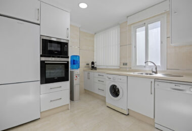 New Luxury Apartment – 122m² in the Heart of Marbella (Avenida del Mar), Fully Renovated.