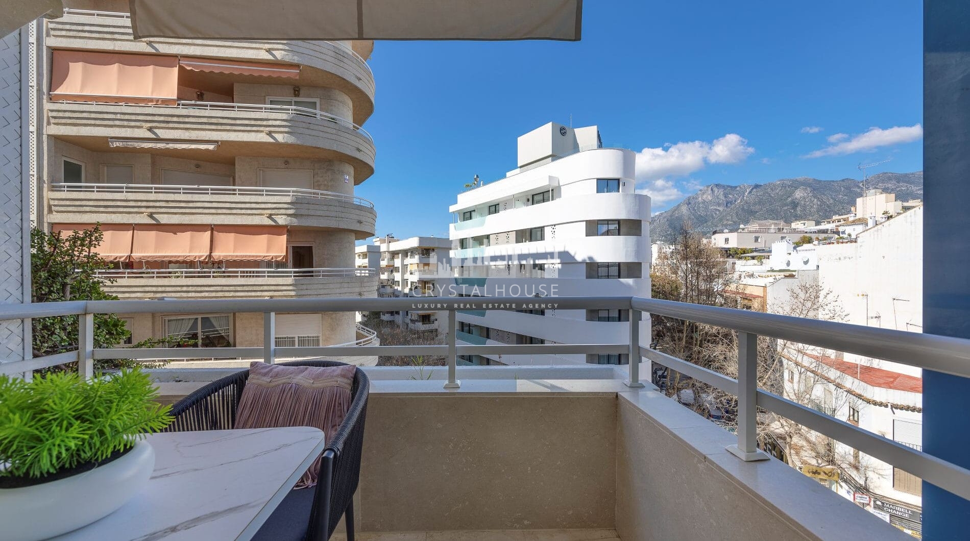 New Luxury Apartment – 122m² in the Heart of Marbella (Avenida del Mar), Fully Renovated.