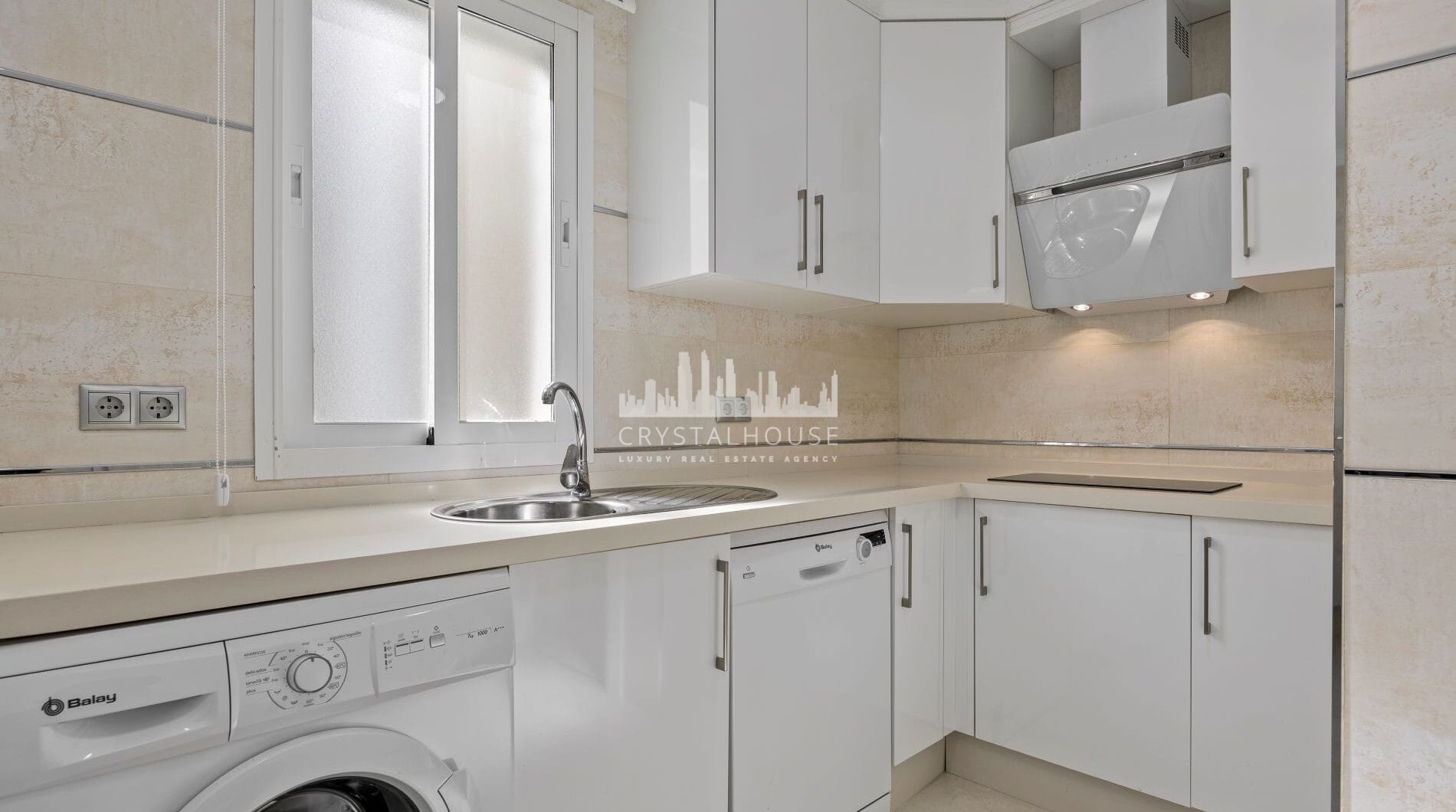 New Luxury Apartment – 122m² in the Heart of Marbella (Avenida del Mar), Fully Renovated.